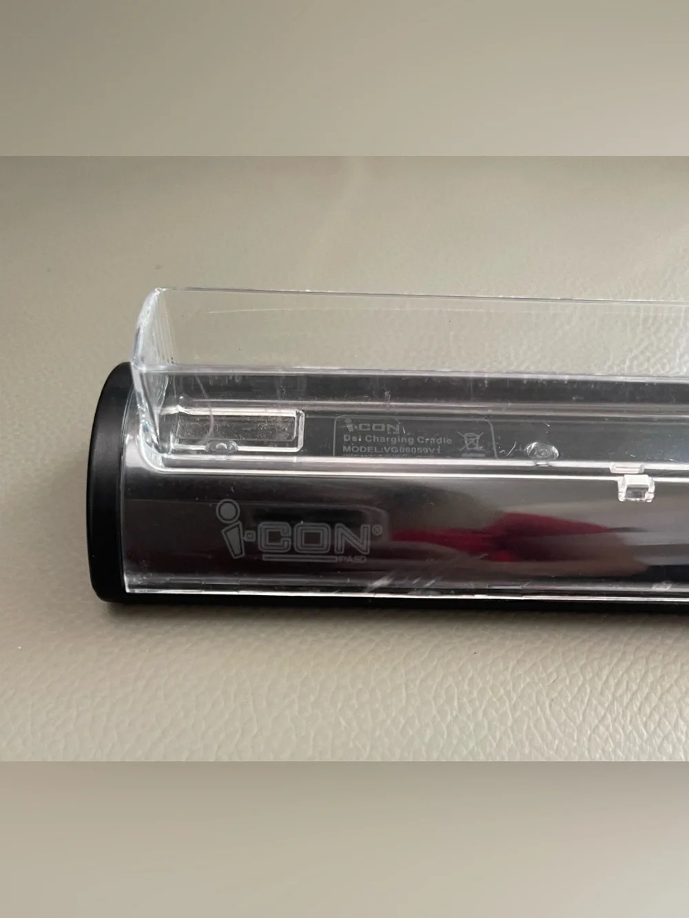 I-CON Nintendo DSi Charging Cradle, Model VG08059V1